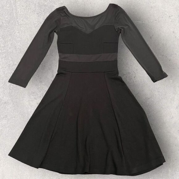 H&M divided sweetheart neckline dress - Picture 4 of 4